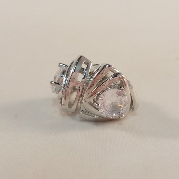 Silver Plated Swirl Triangle Shape White Diamond Zircon Stud Earrings 1.28ctw - Picture 3 of 4